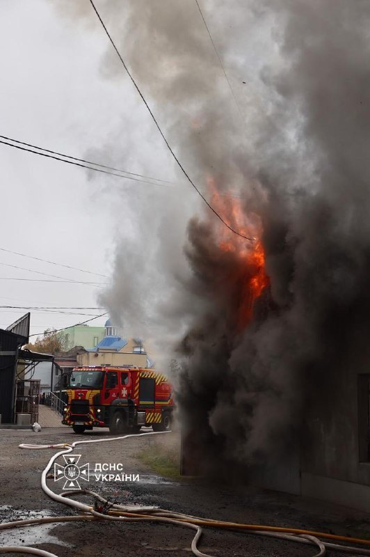 Fire after the strike on civilian buildings, 14 Oct