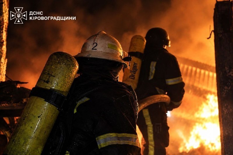 Kirovohrad region: a firefighter in the burning ruins