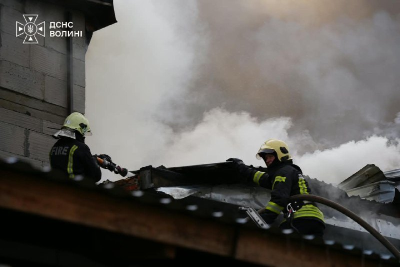 Lutsk: smoke over the garages