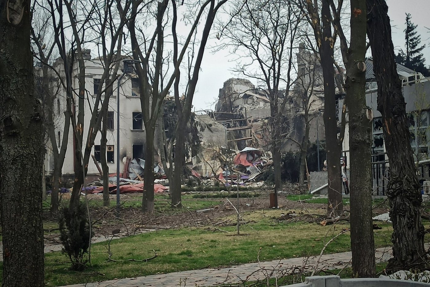 The theatre in April 2022, after the strike of 16 March