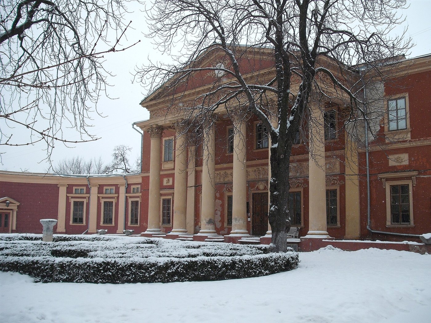The Odesa Fine Arts Museum (Potocki Palace) on Sofiivska Street before the full-scale invasion (photo uploaded 2011)