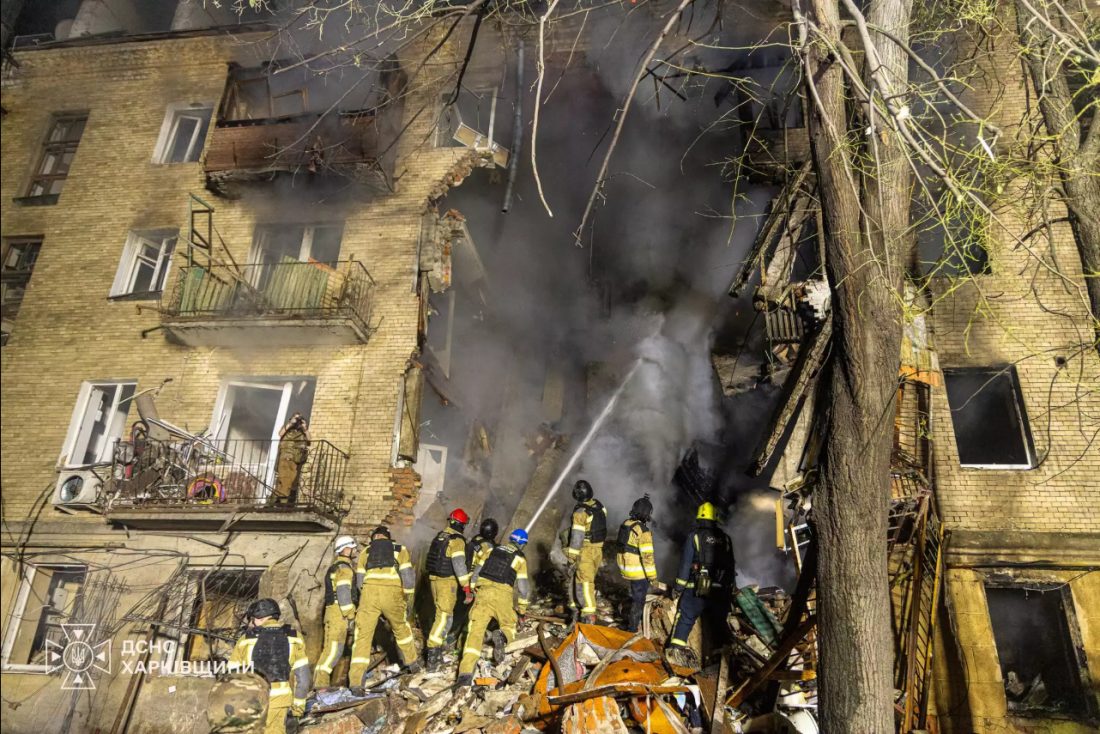 Kharkiv: firefighters at the residential block whose entrance section collapsed, 12 October